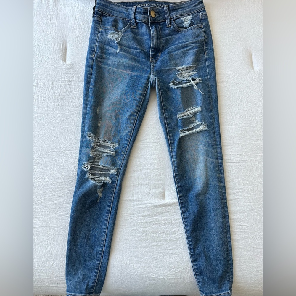 American Eagle Distressed Hi-Rise Jegging